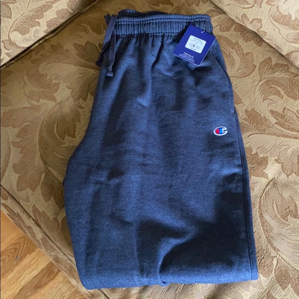 Gray men’s champion sweatpants with pockets